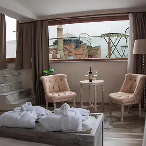 Hotel Fuego Design **